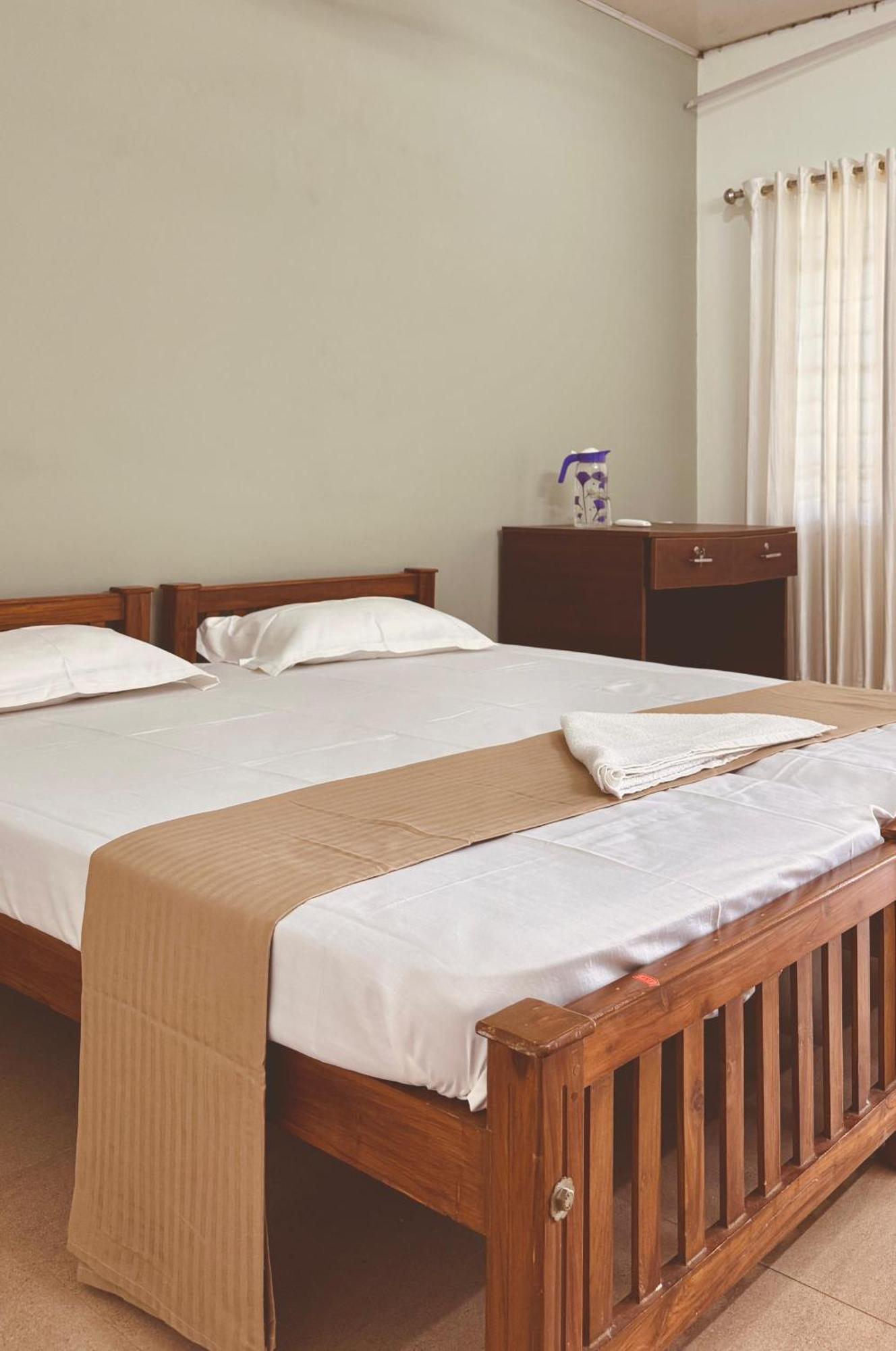 Pamba Inn Alappuzha Екстериор снимка